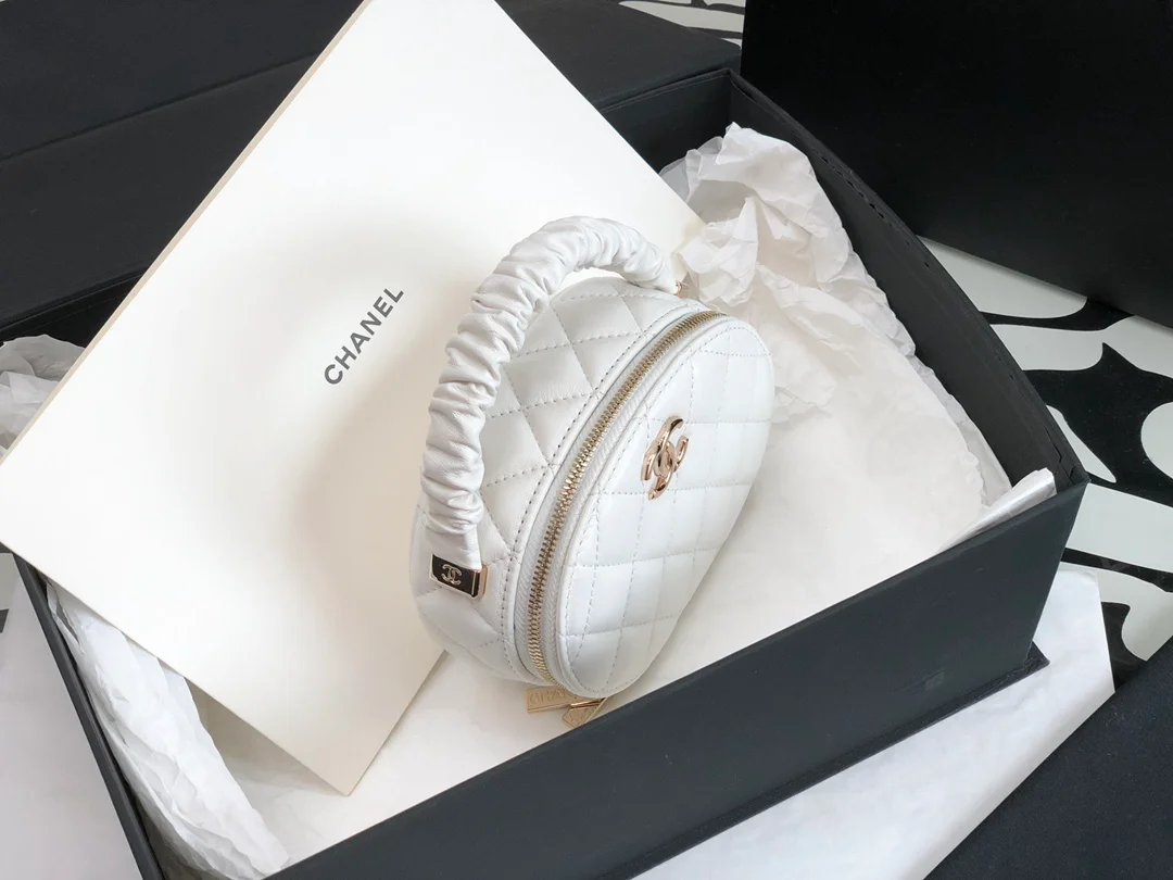 Chanel Vanity Case Shiny Gold White Bag For Women 9.5cm/3.7in