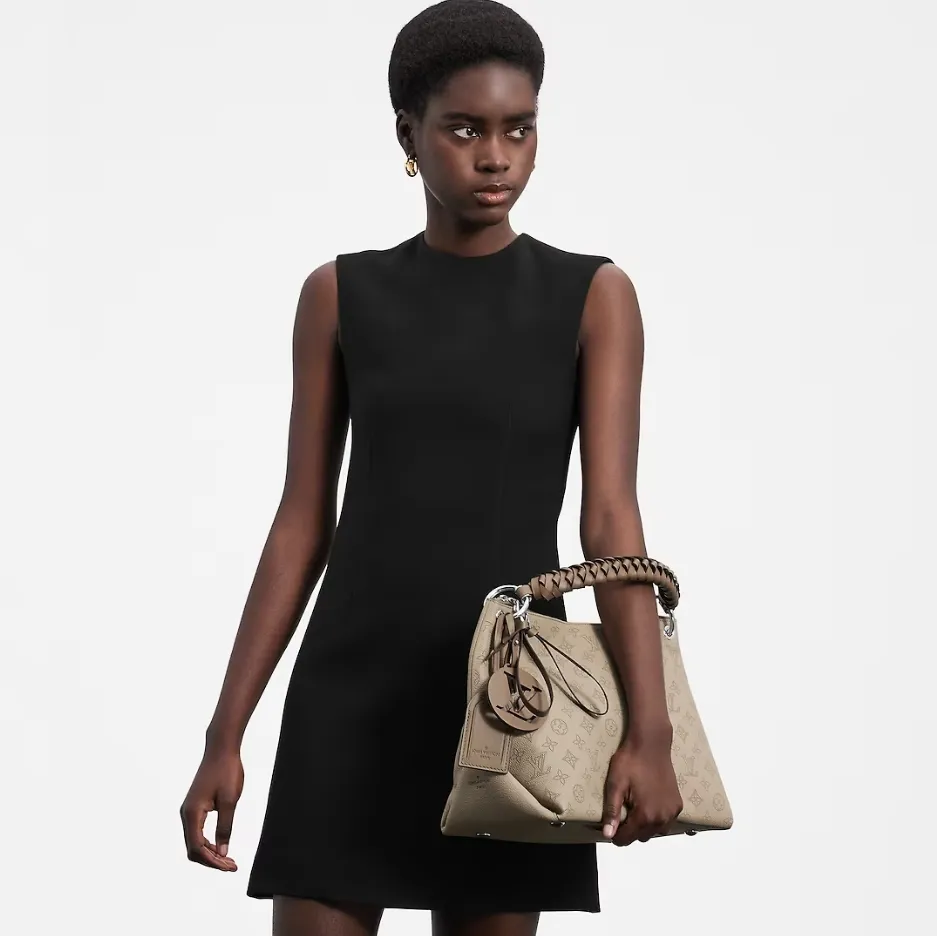 Beaubourg Hobo MM M56084