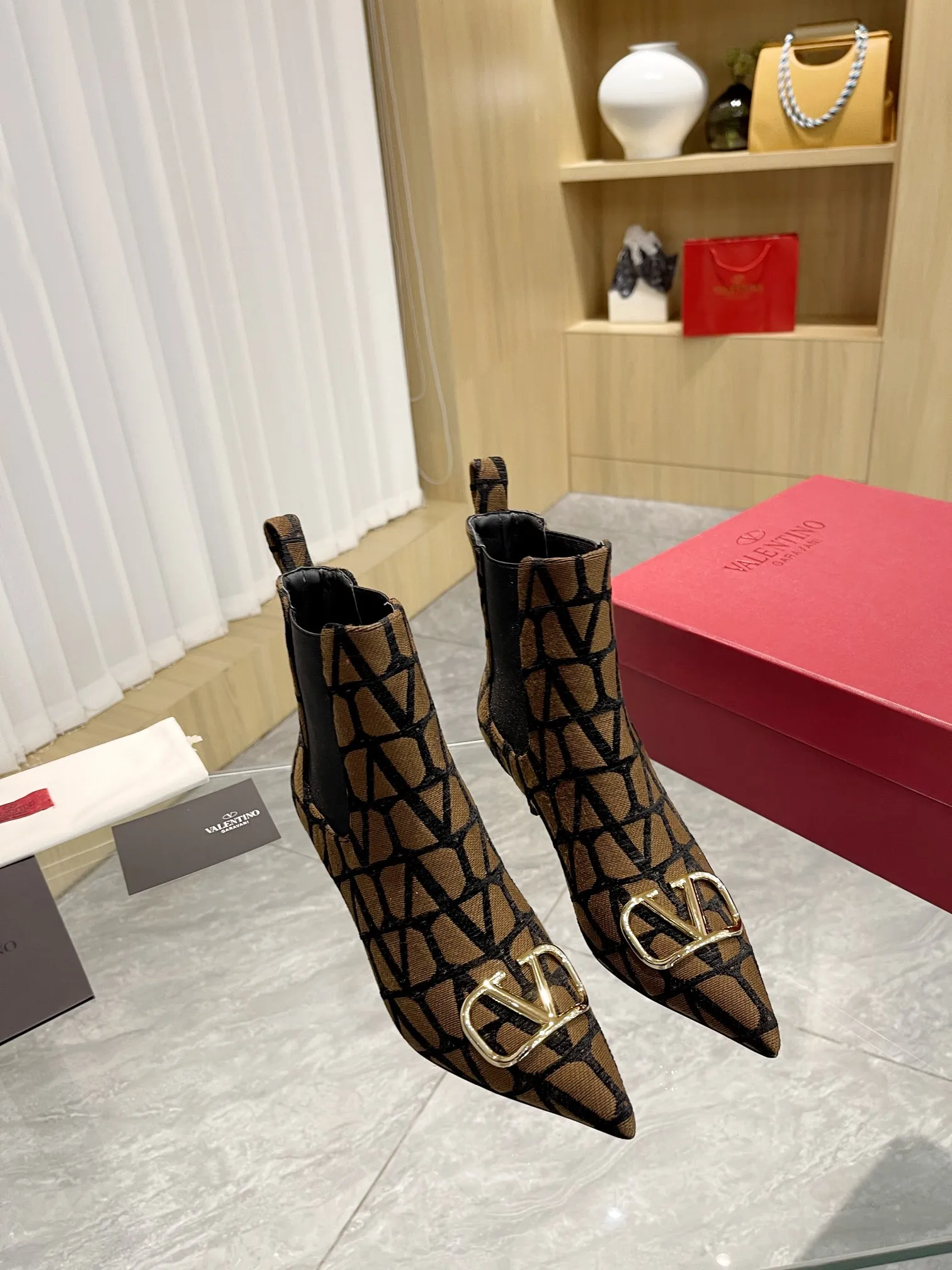 Val new arrival women shoes