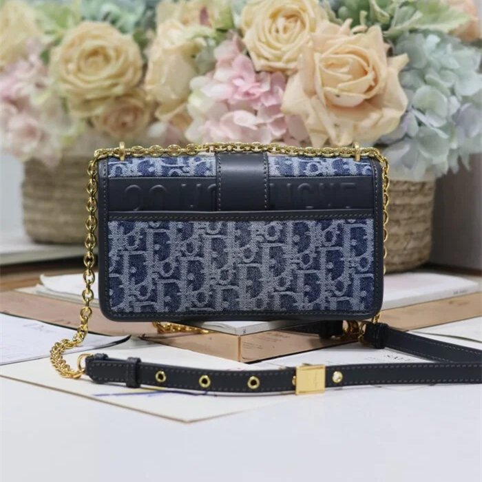 Dior 30 Montaigne East-West Bag with Chain-9334