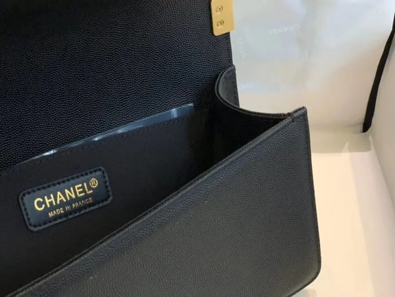 Chanel Boy Chanel Chain Shoulder Bag A67086 Caviar Skin Black Used Women Shw