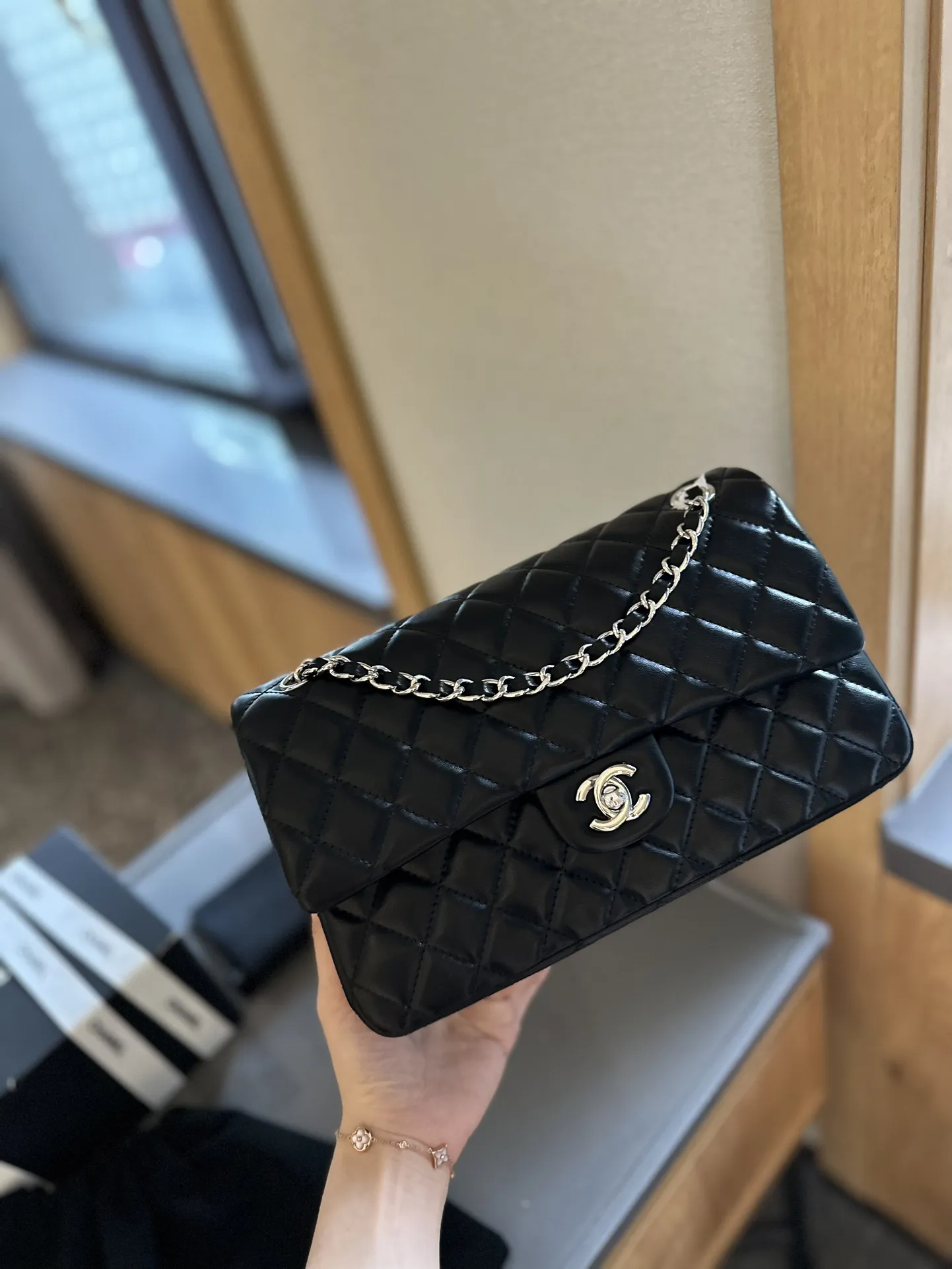 Classic 11.12 Handbag