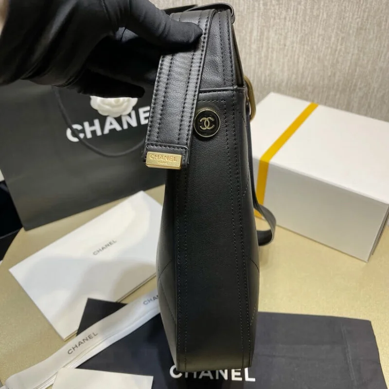 Chanel Hobo Handbag Calfskin Black As2844