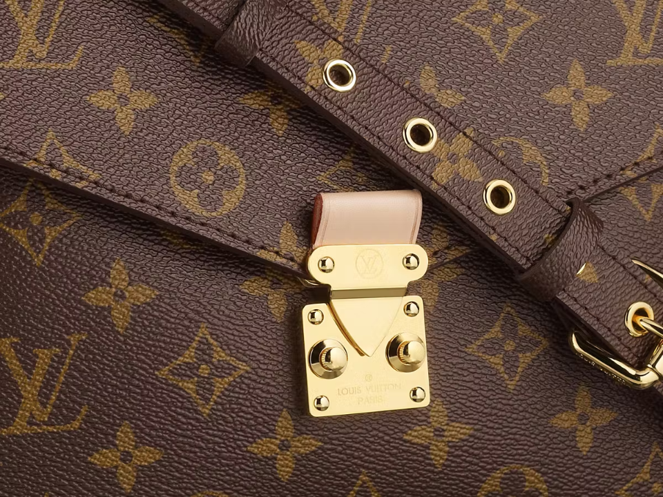 Louis Vuitton M46279 POCHETTE MéTIS EAST WEST