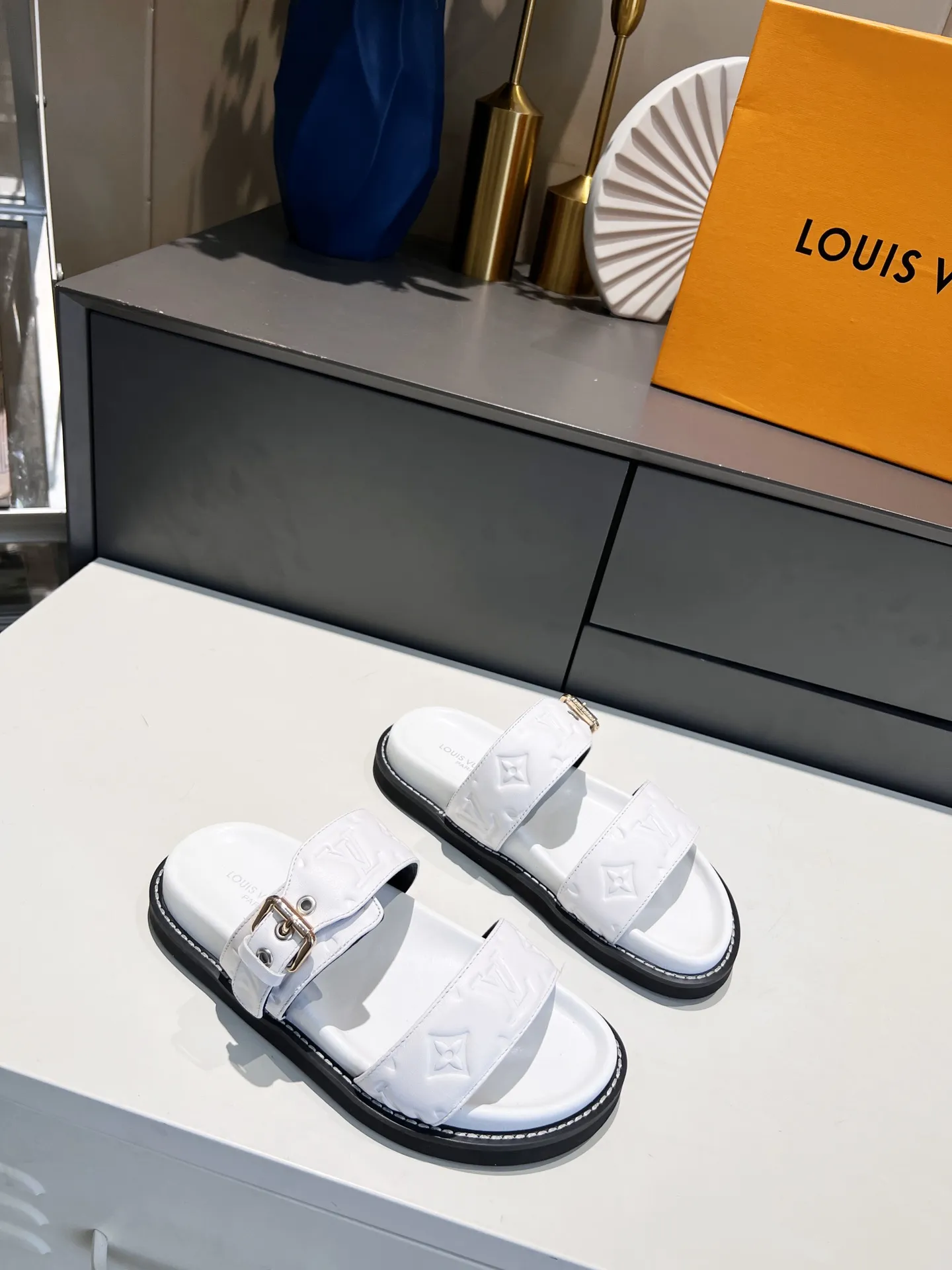 L Women's Bom Dia Flat Mule White For Women L