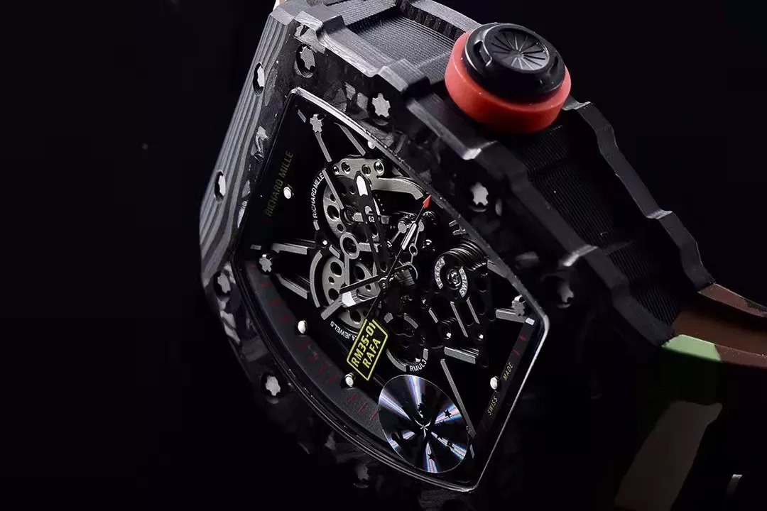 RM 35-01 Black Bezel Red Markers Black Rubber Strap KV RUML3