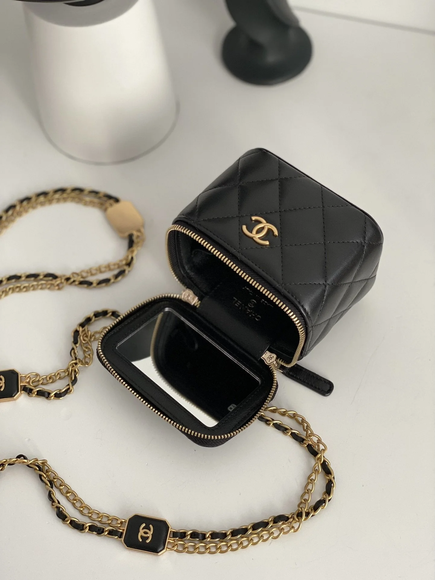 Chanel Small Vanity With Chain Black For Women, Women’s Bags 4.3in/11cm