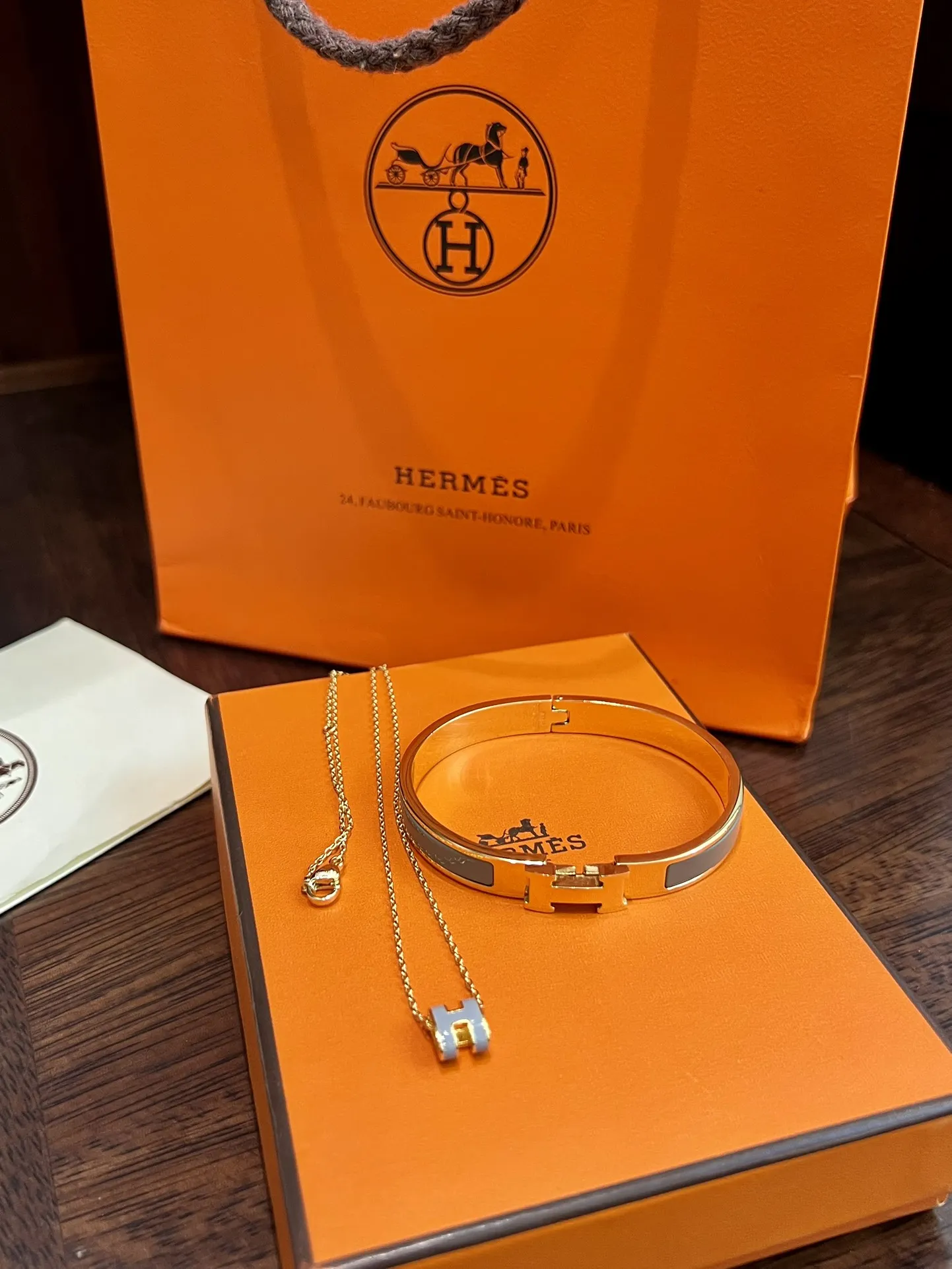 H new arrival bracelets 17 cm + necklace