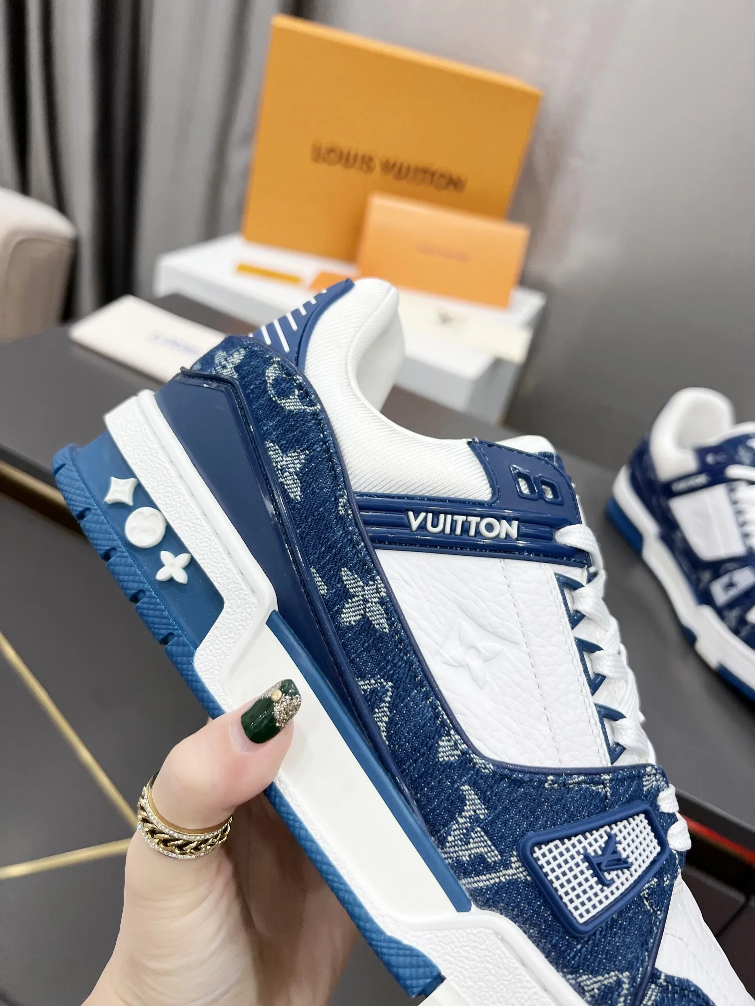 L TRAINER LEATHER LOW TRAINERS BLUE