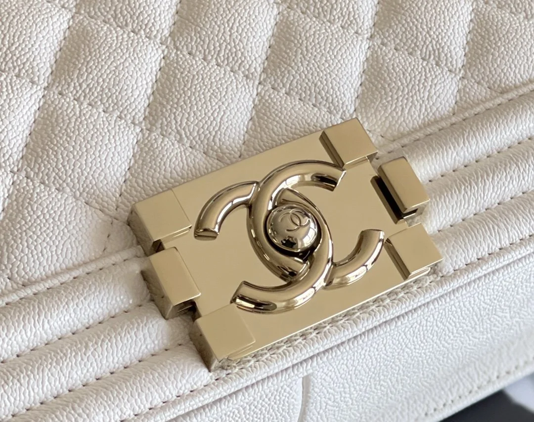 Chanel Medium Classic Flap Bag 25cm White For Women A67086