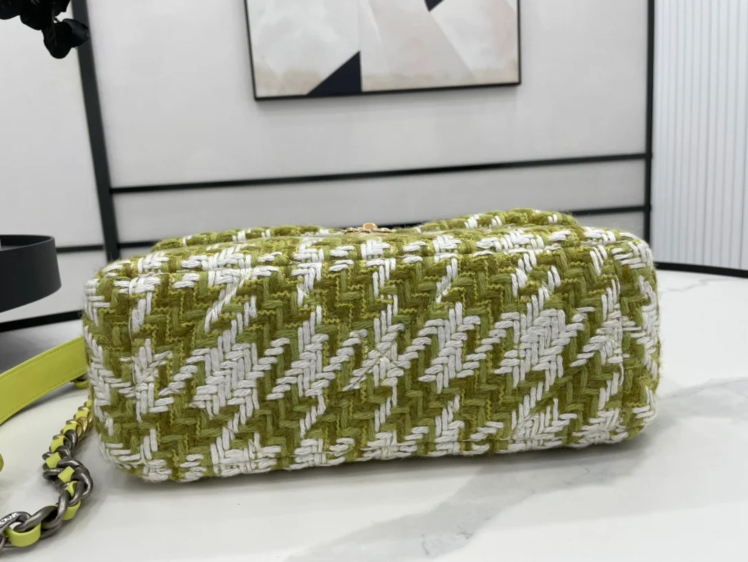 Chanel 19 Large Handbag Gold Hardware Green For Women, Women’s Handbags, Shoulder Bags 11.8in/30cm