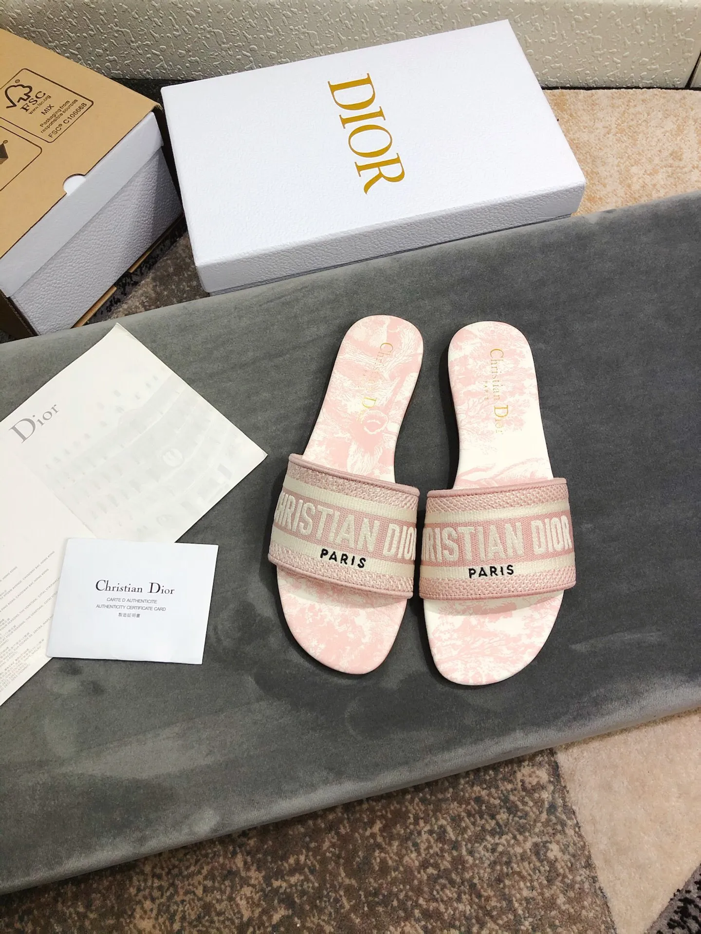 D new arrival women slippers 06