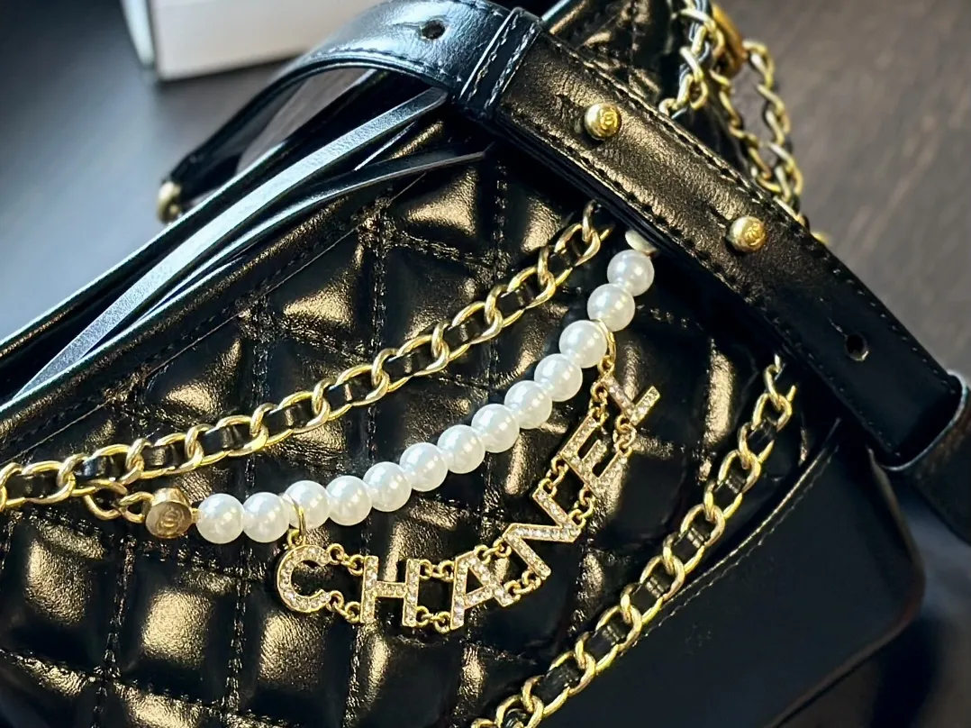 Aged Calfskin Quilted Small Gabrielle Hobo Black