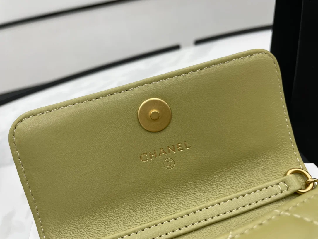 Chanel Classic Distressed Green For Women, Women’s Bags 4.7in/12cm