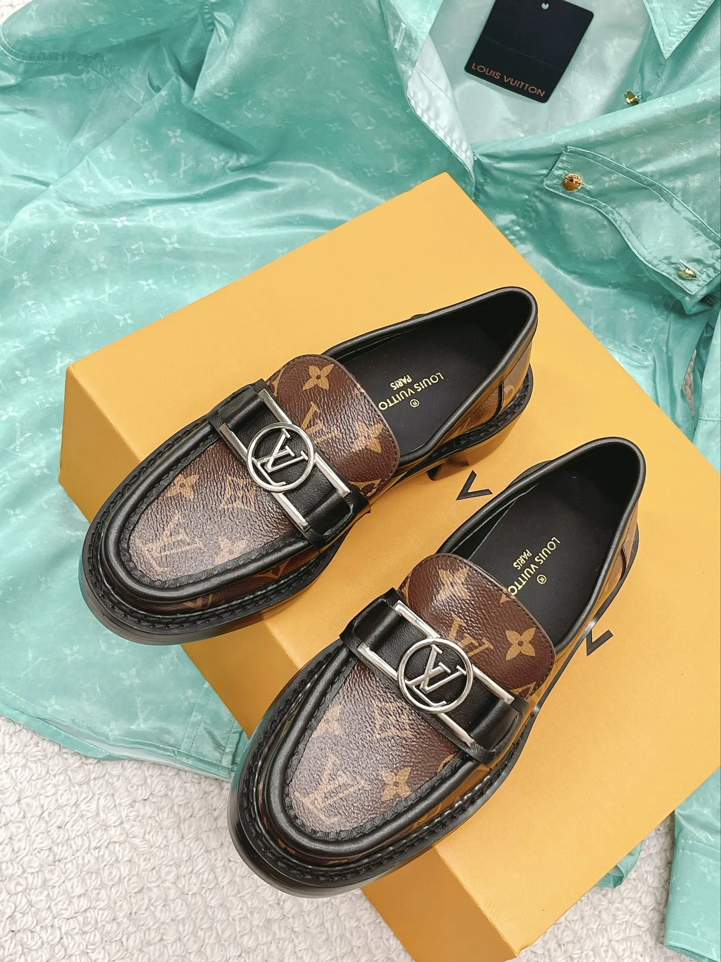 L Women's Academy Loafer SiLer Toned Hardware Brown For Women L