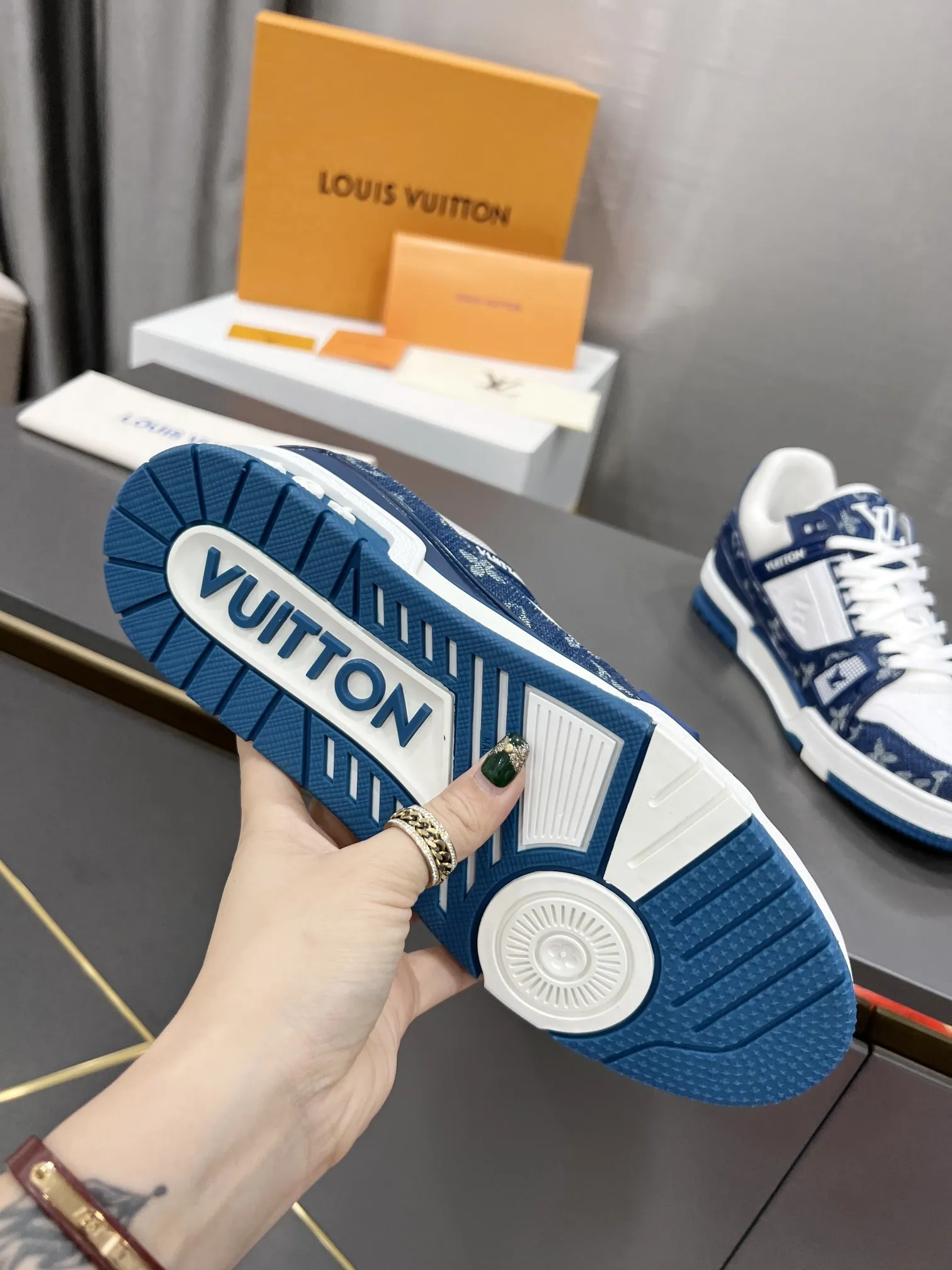 L TRAINER LEATHER LOW TRAINERS BLUE