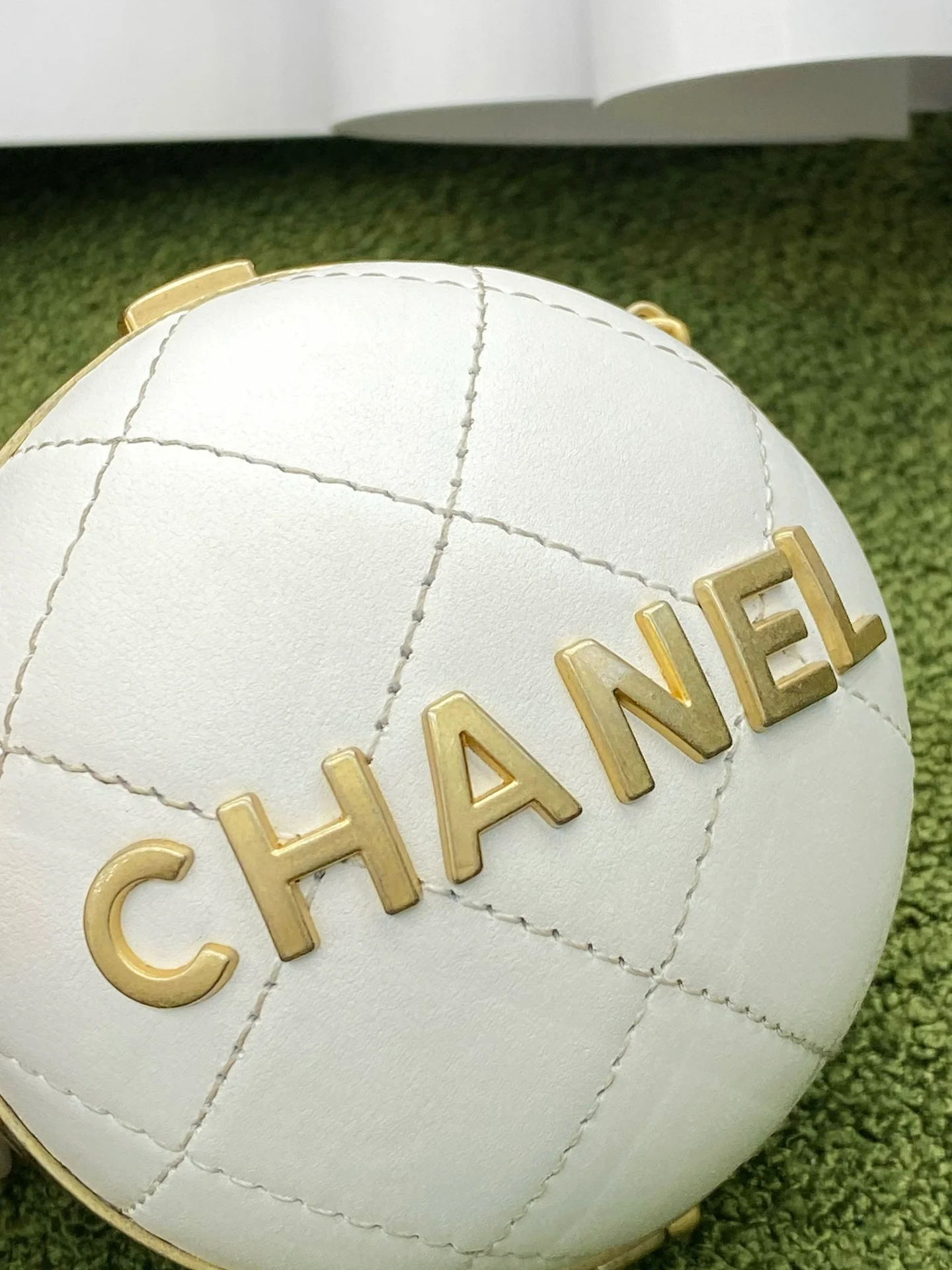 Chanel Ball Bag White and Gold Chain Bag For Women 8cm/3.15in