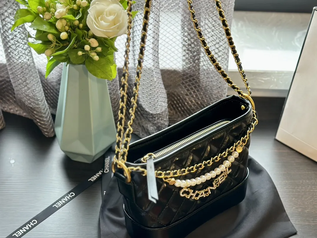 Aged Calfskin Quilted Small Gabrielle Hobo Black