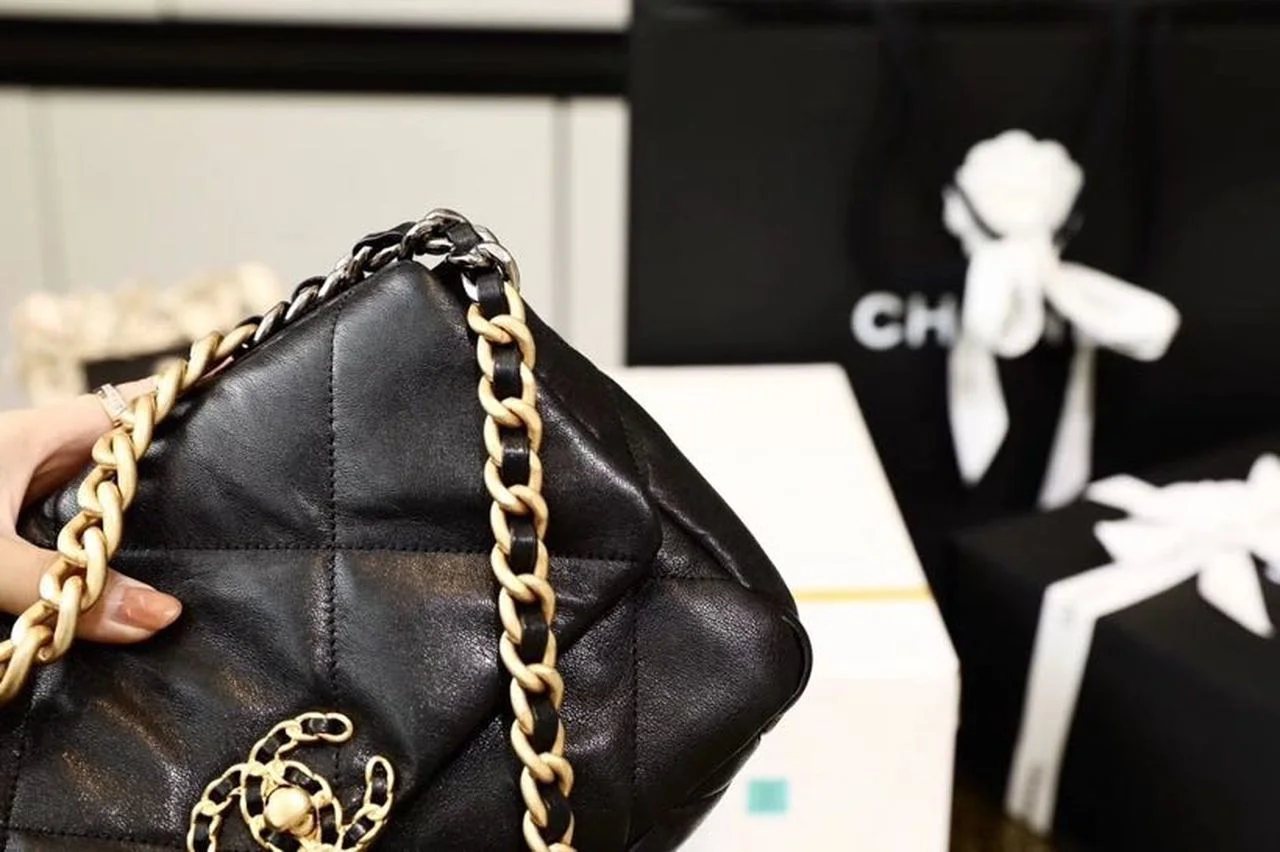 Chanel 19 Handbag 26cm Black For Women AS1160 B04852 94305