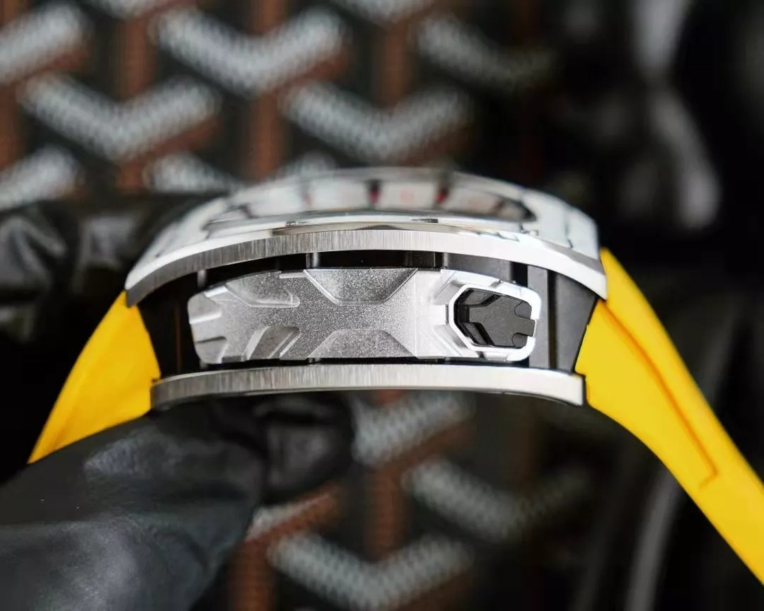 RM 62-01 Tourbillon Vibrating Alarm ACJ White Bezel Yellow Rubber Strap RM62-01