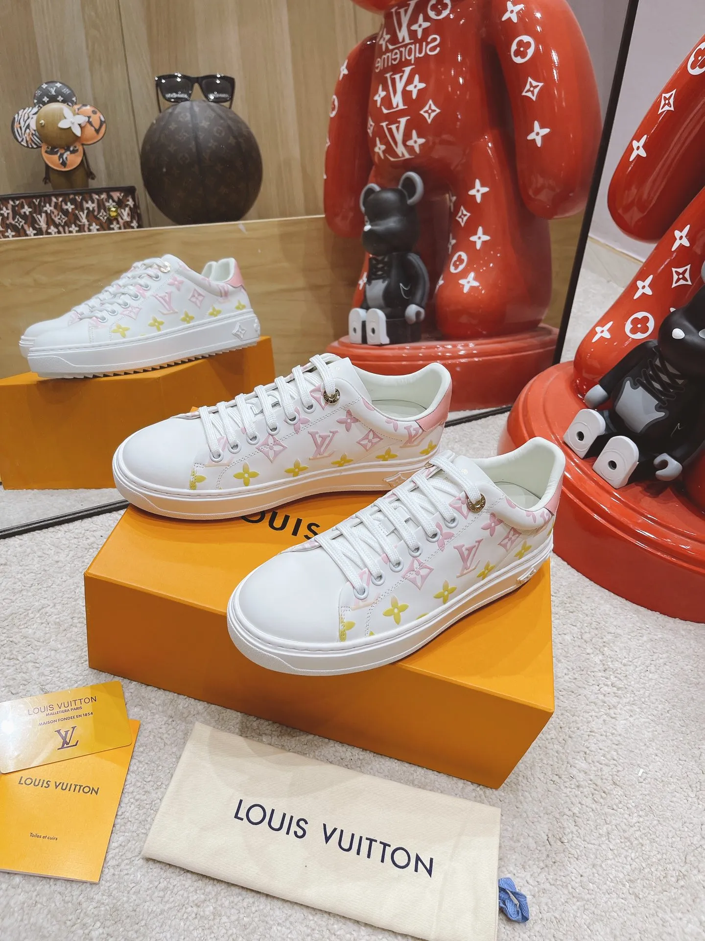 Louis new arrival Time Out pink sneakers
