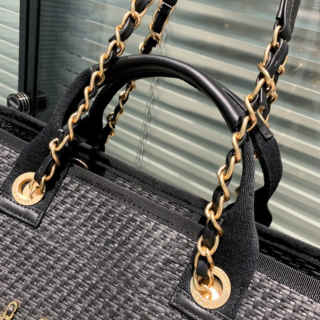 CHANEL Large Tote Black – A66941