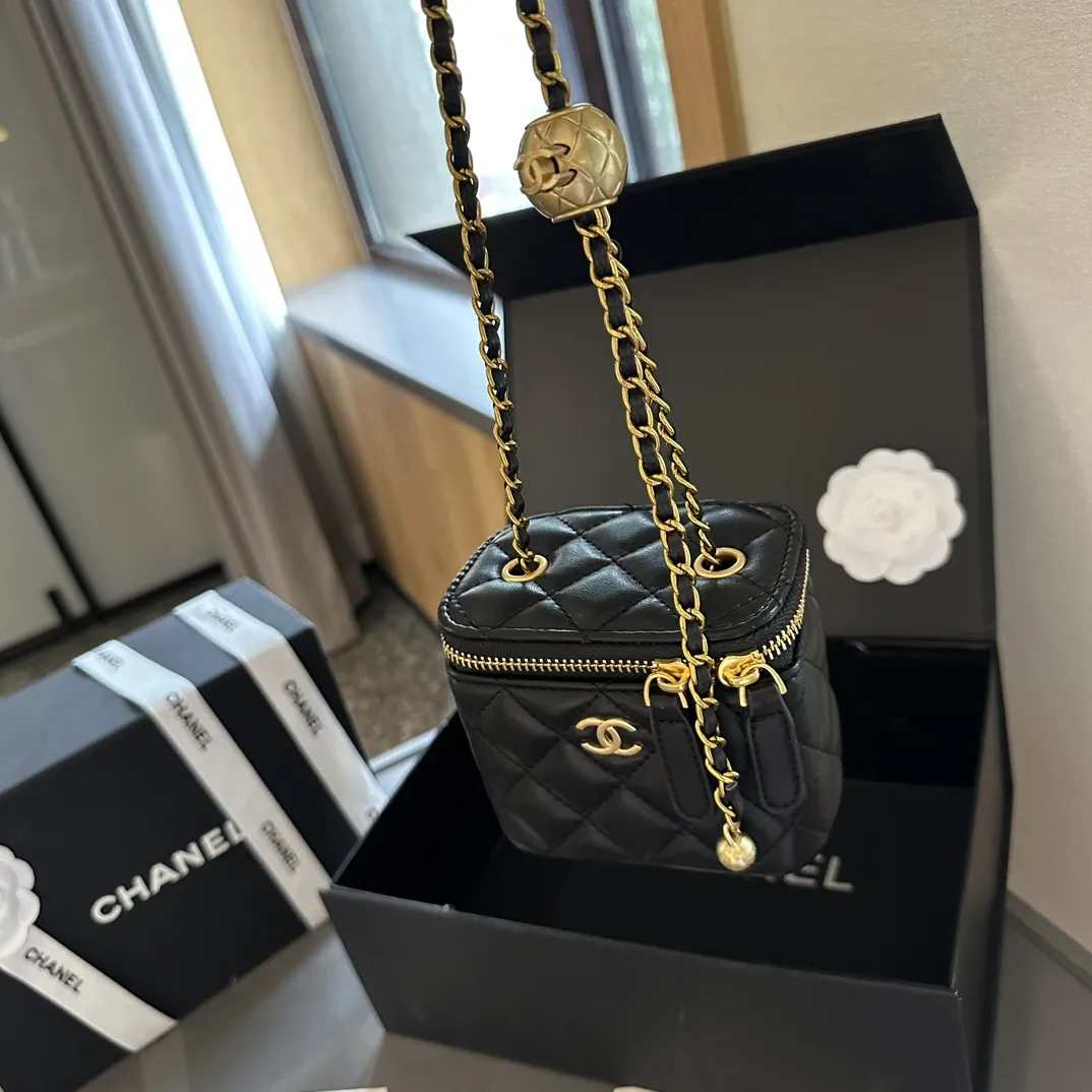 Pearl Crush Vanity Case with Chain Quilted Lambskin Mini