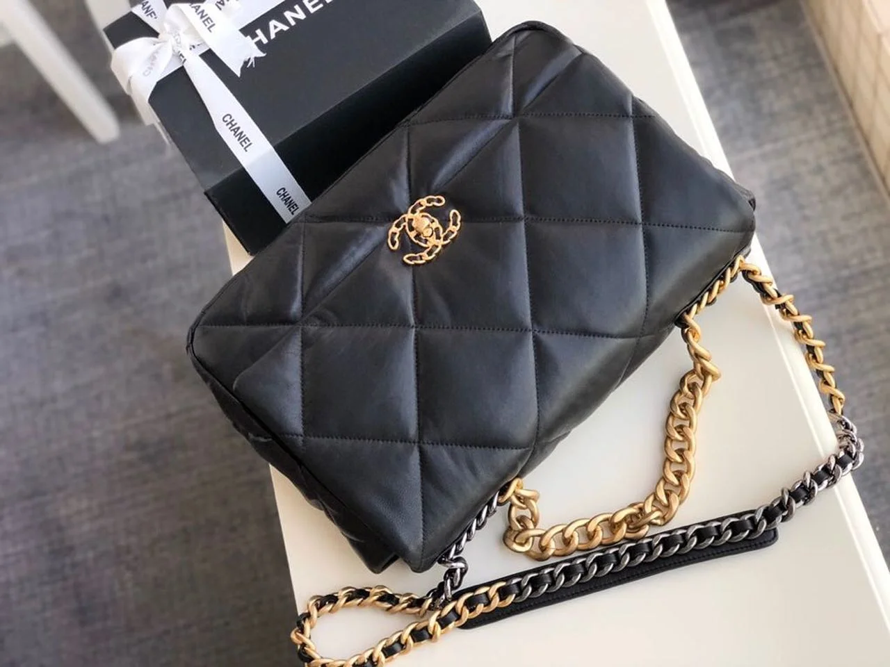 Chanel 19 Maxi Handbag Black For Women, Women’s Bags, Shoulder And Crossbody Bags 14in/36cm AS1162 B04852 94305