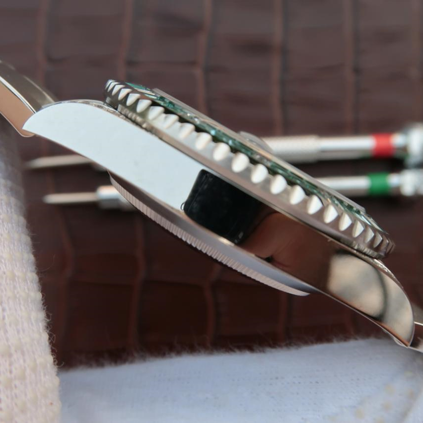 Submariner Silver Green Diamond 40mm