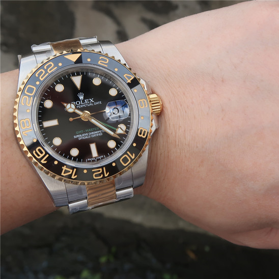 GMT MASTER 2 Black Bezel Multicolor Selection 40mm