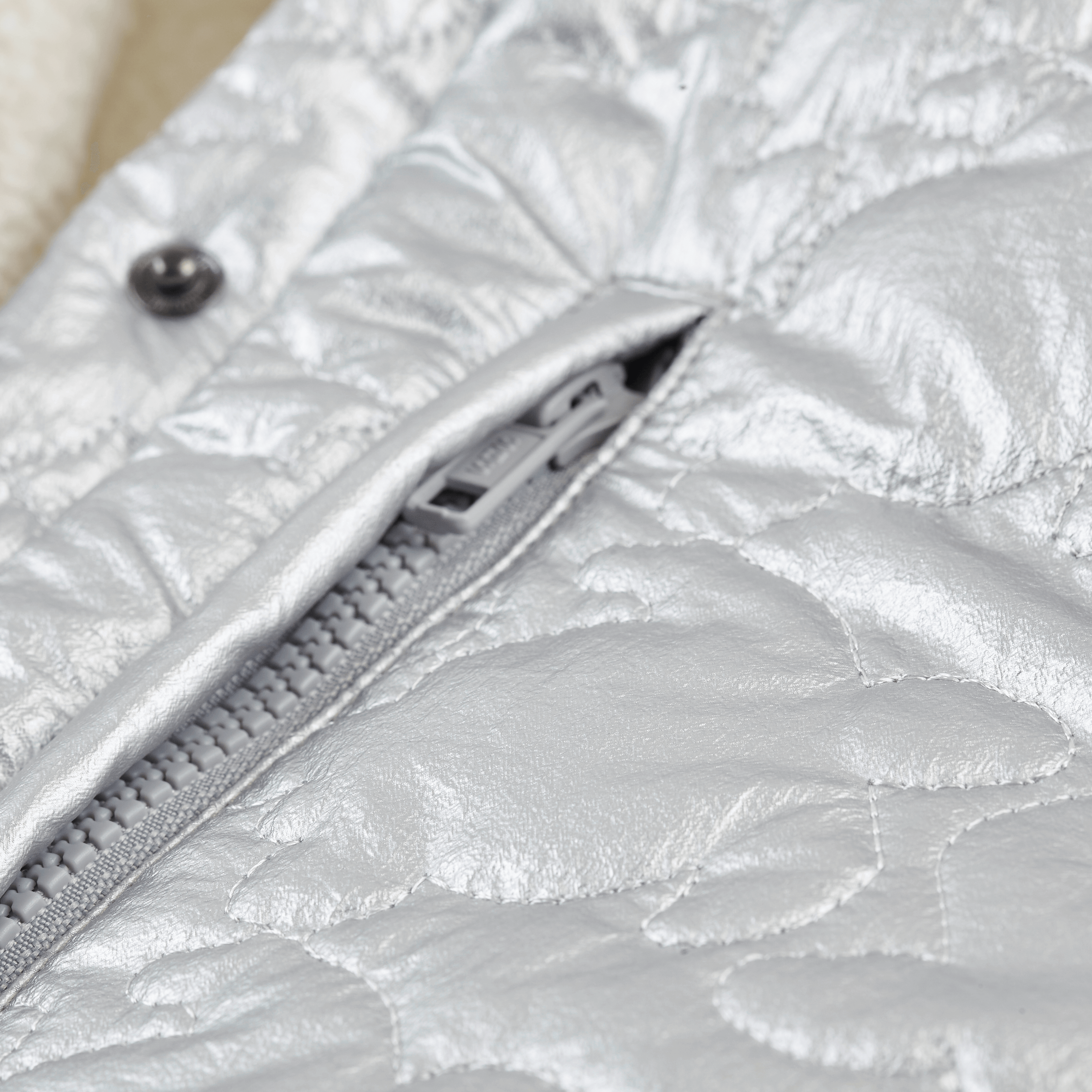 VILEBREQUIN Girls Long Hooded Jacket Quilted Turtles