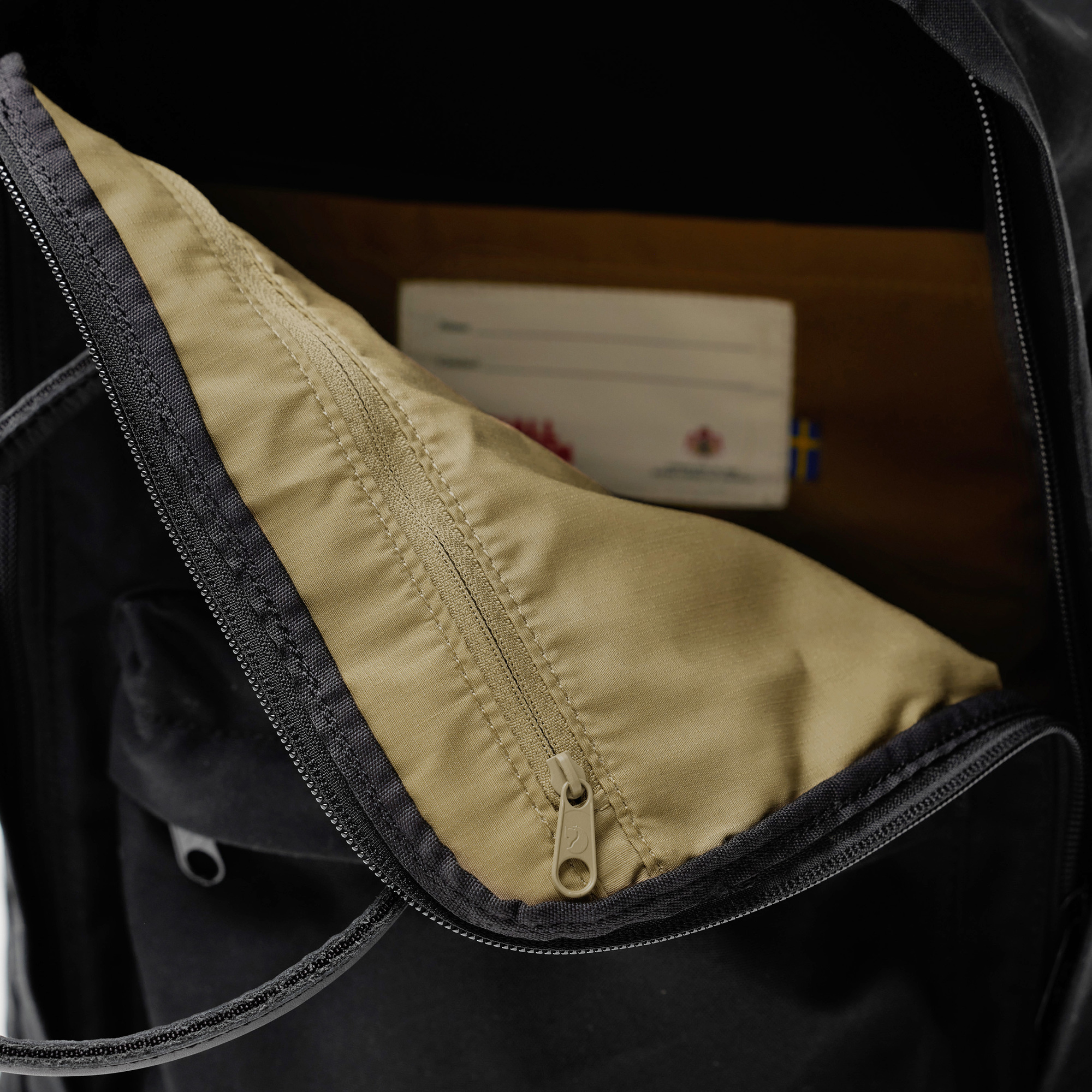 KÅNKEN No. 2 Black Laptop 15