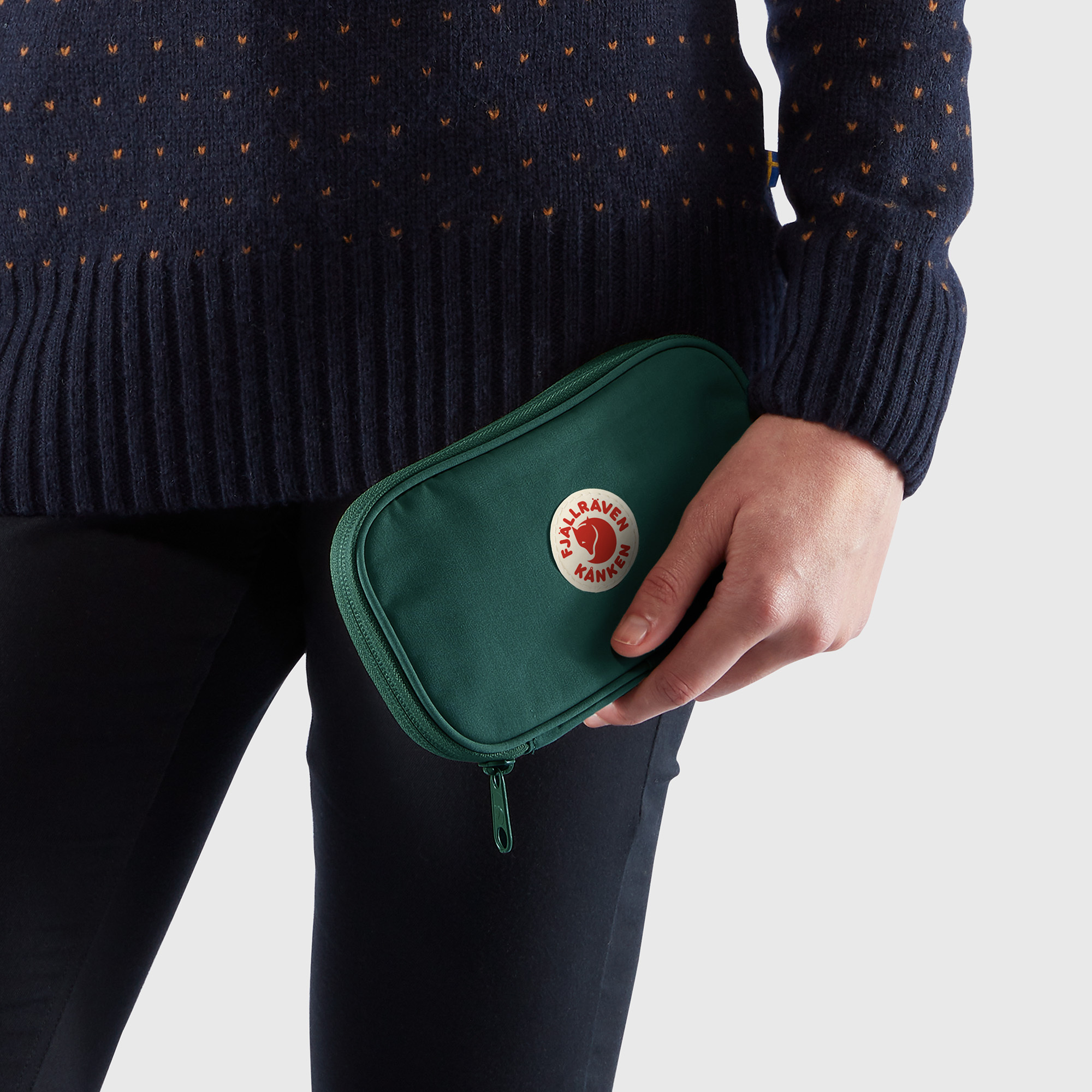 KÅNKEN Travel Wallet