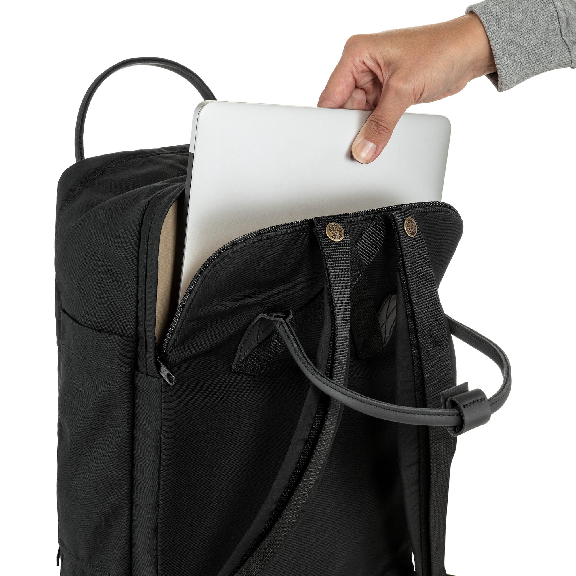 KÅNKEN No. 2 Black Laptop 15