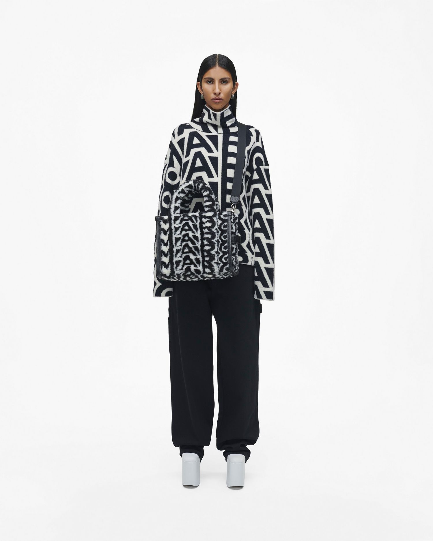 The Monogram Teddy Medium Tote Bag | Marc Jacobs Outlet