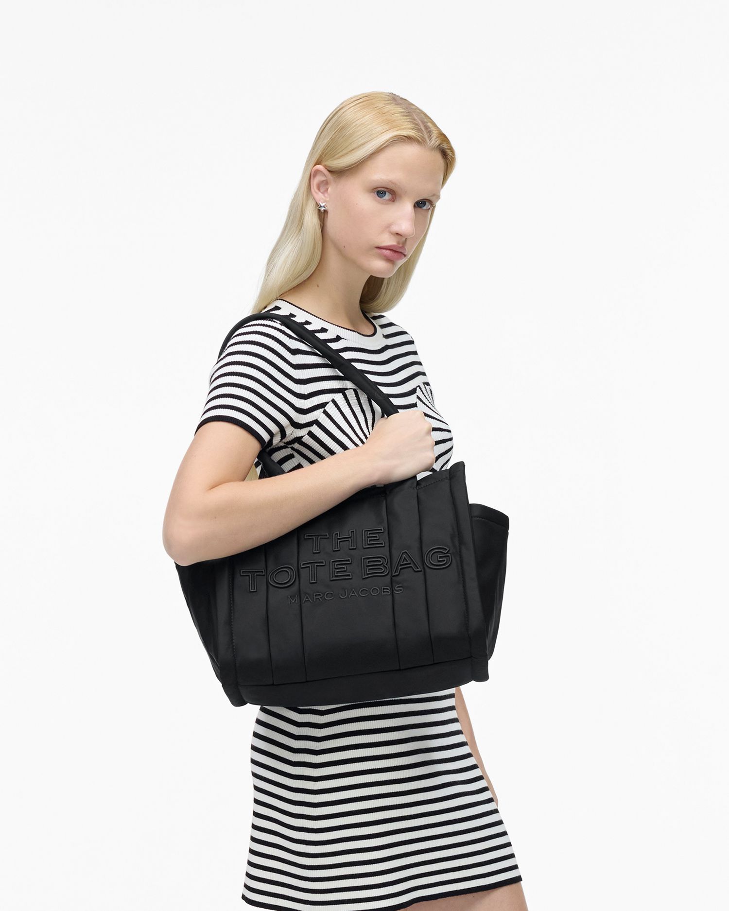 The Puffy Nylon Medium Tote Bag | Marc Jacobs Outlet