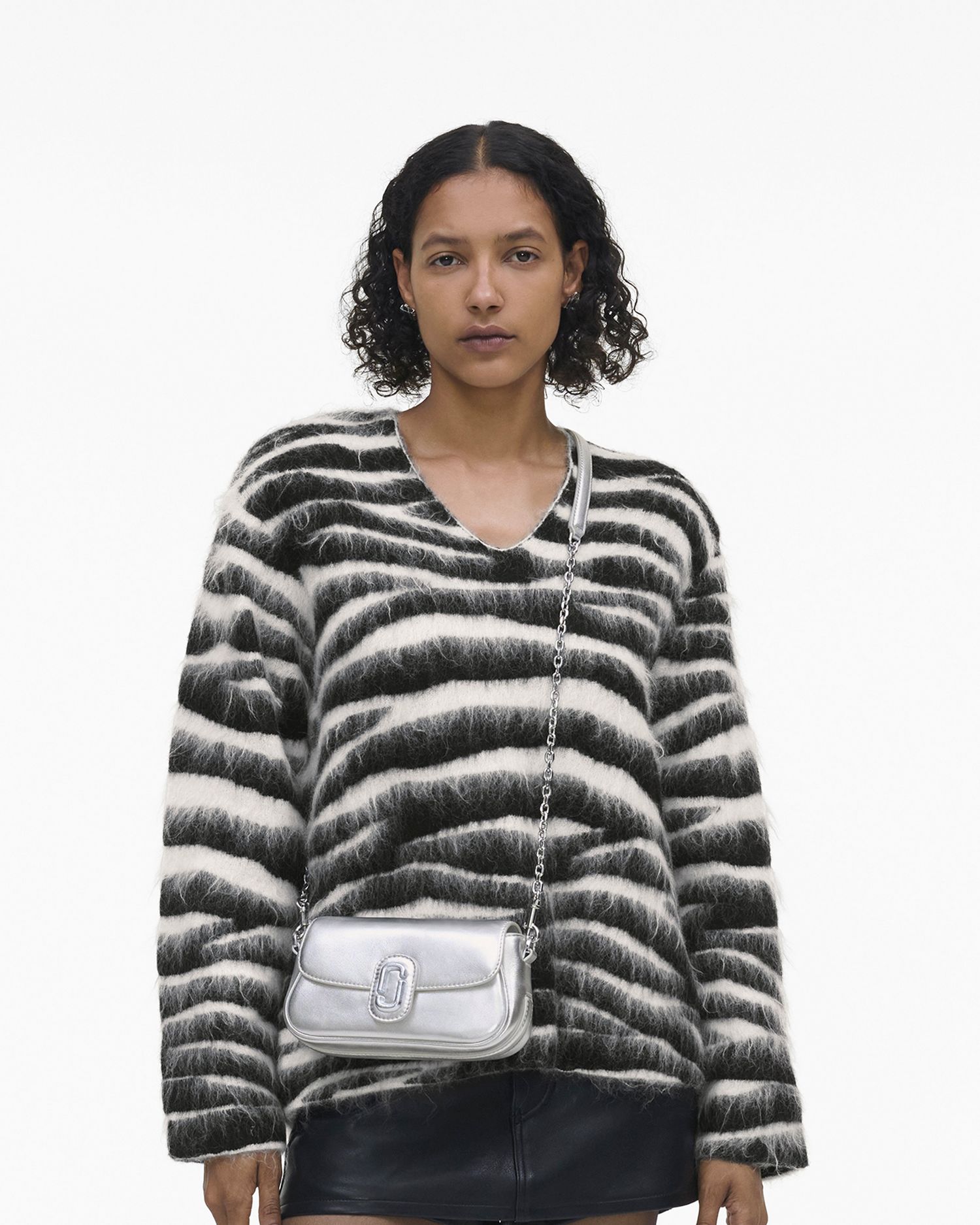 The Metallic Leather Clover Shoulder Bag | Marc Jacobs Outlet