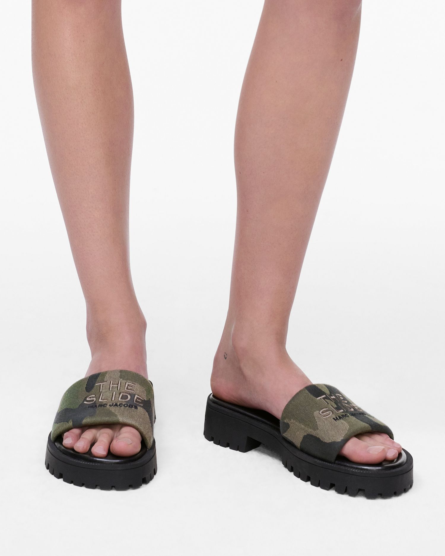The Camo Jacquard Lug Sole Slide | Marc Jacobs Outlet