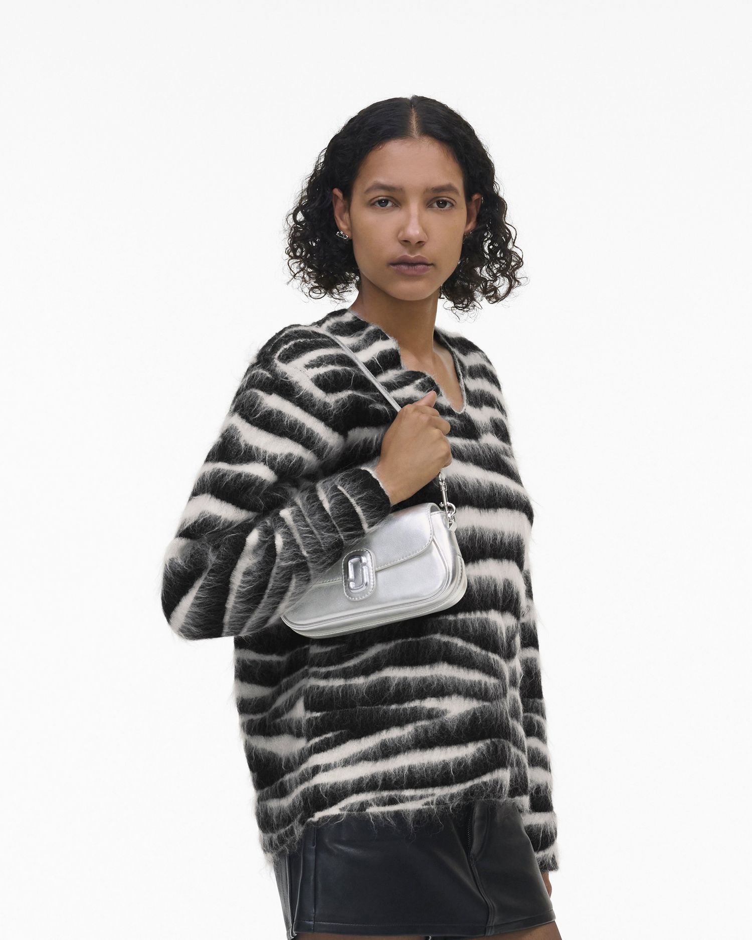 The Metallic Leather Clover Shoulder Bag | Marc Jacobs Outlet