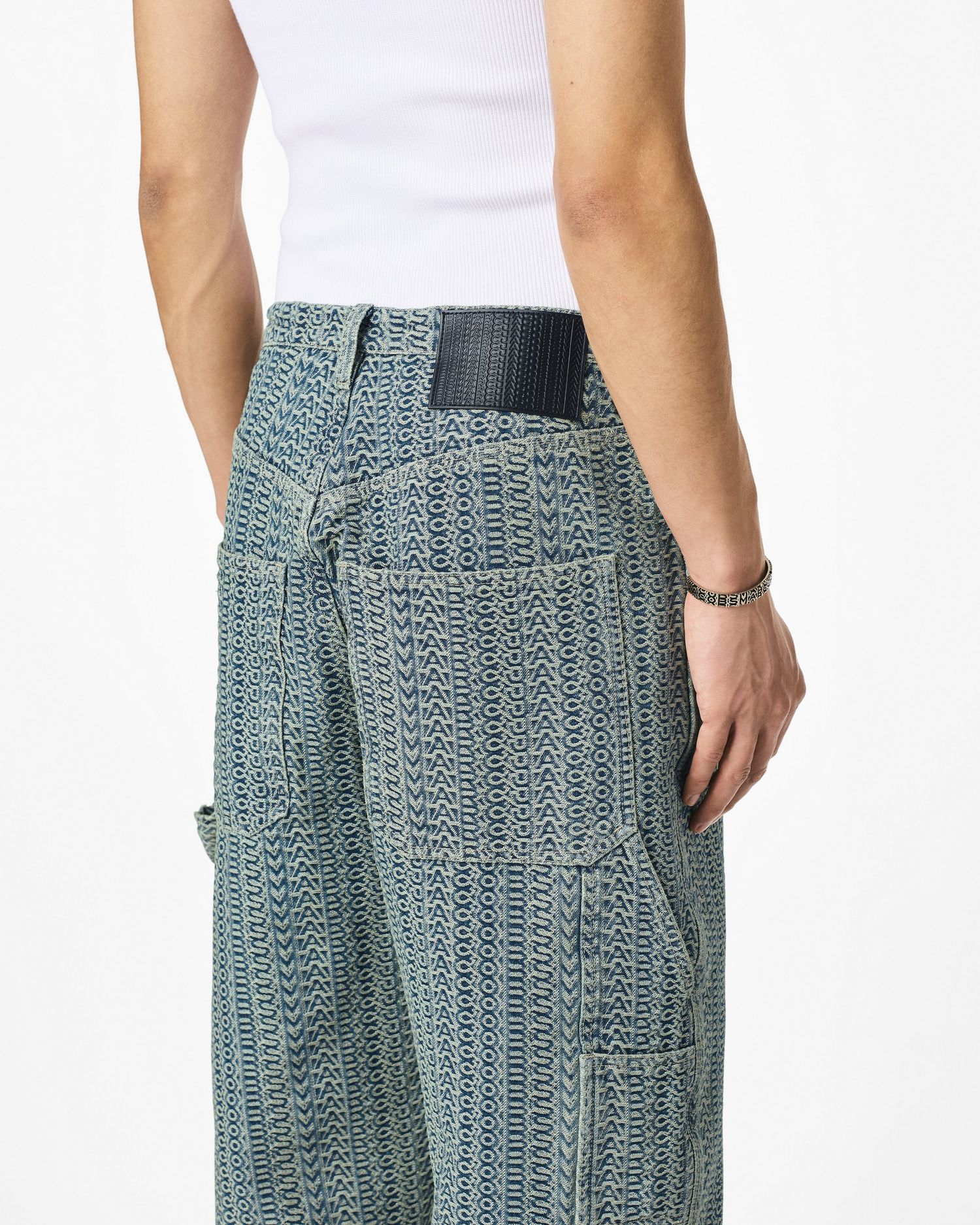 The Washed Monogram Oversized Denim Short | Marc Jacobs Outlet