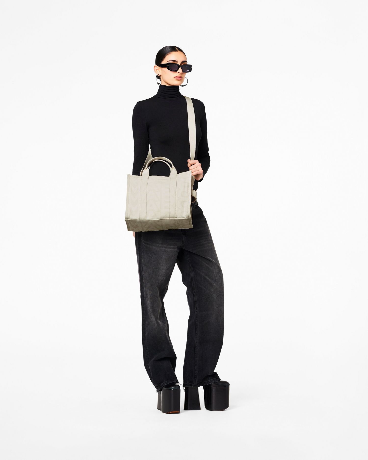 The Outline Monogram Medium Tote Bag | Marc Jacobs Outlet