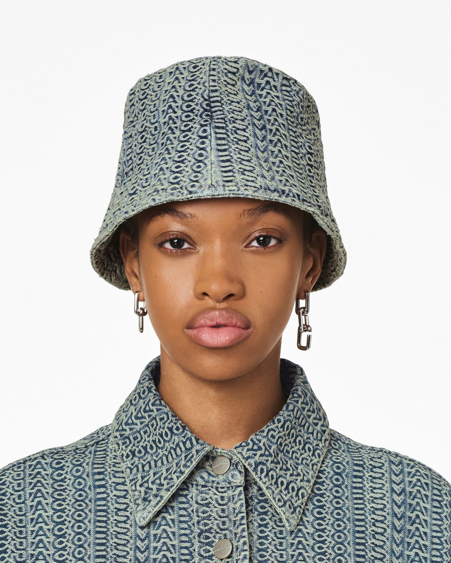 The Washed Monogram Denim Bucket Hat | Marc Jacobs Outlet