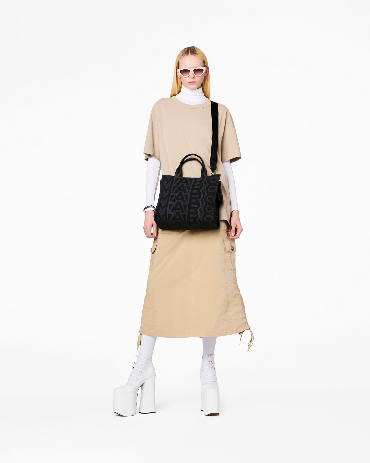 The Outline Monogram Medium Tote Bag | Marc Jacobs Outlet