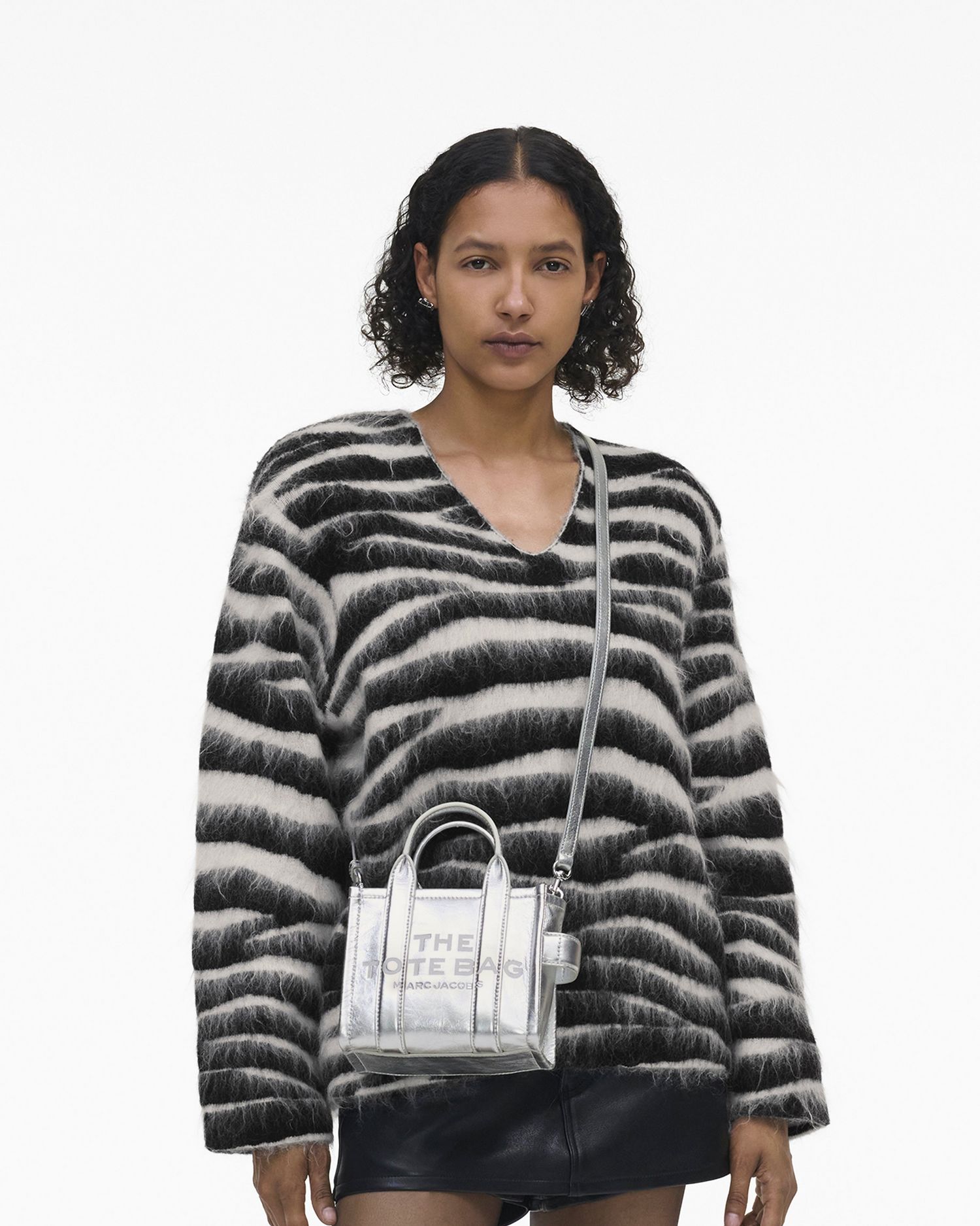 The Metallic Leather Crossbody Tote Bag | Marc Jacobs Outlet