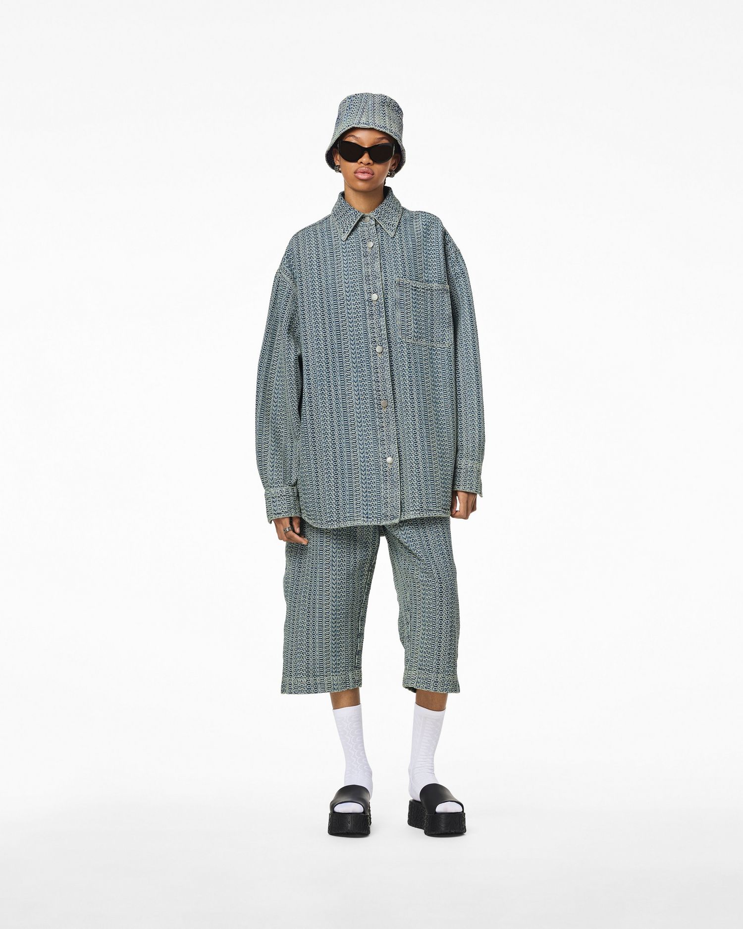 The Washed Monogram Oversized Denim Short | Marc Jacobs Outlet