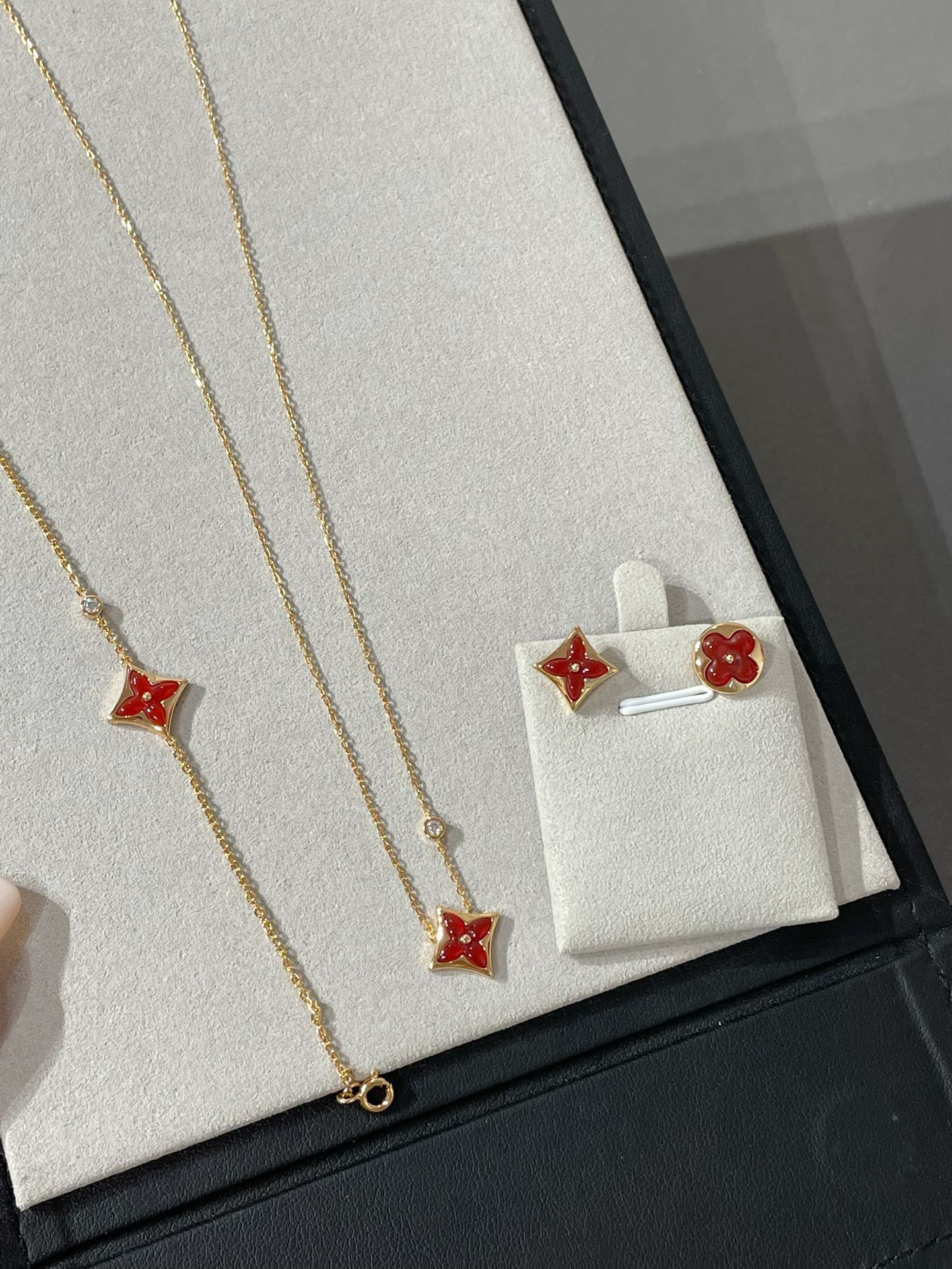 replica Louis Vuitton Red Sun Star Stud Earrings Bracelet Necklace - H Lin Jewelry