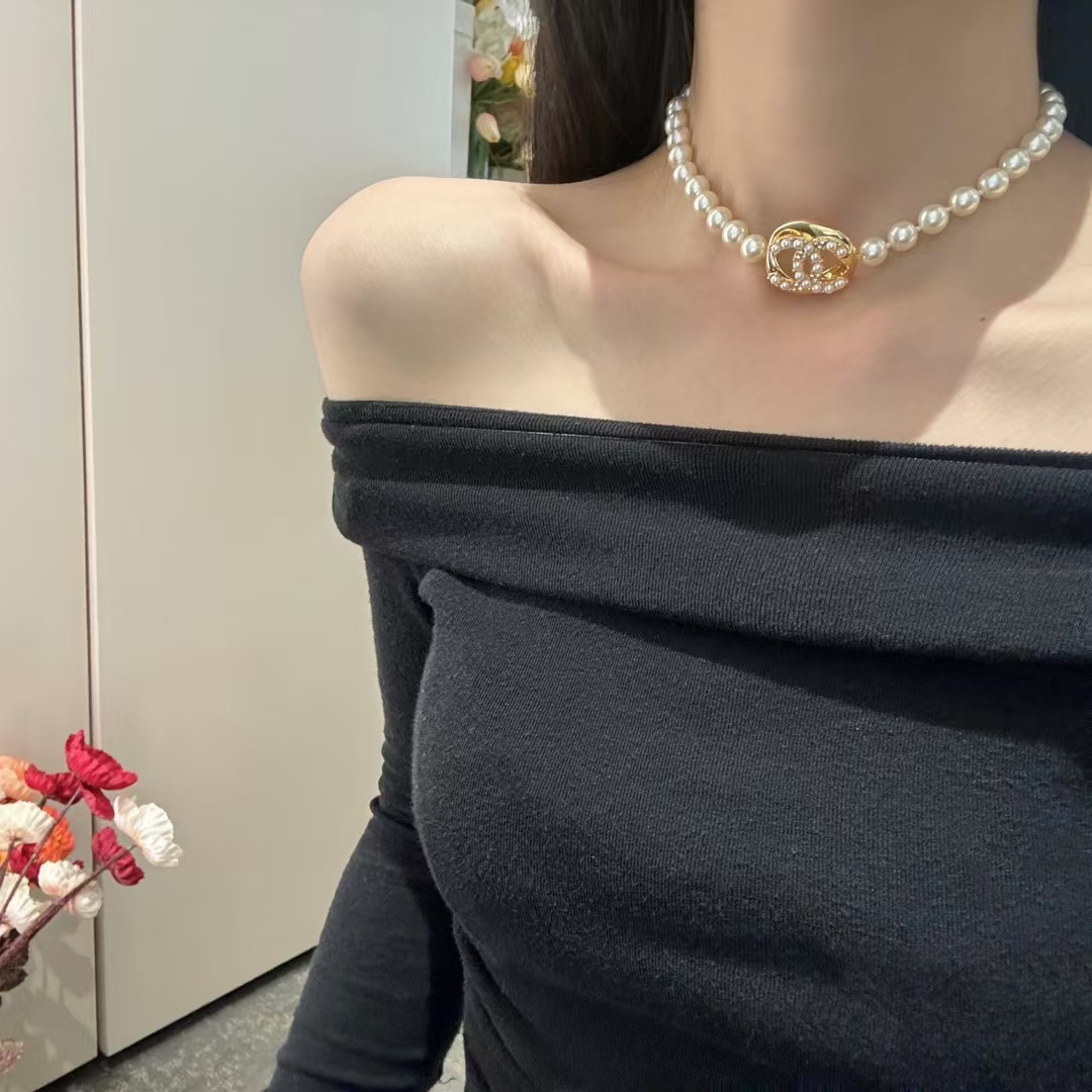 replica Chanel Round Double C Pendant Pearl Choker Necklace - H Lin Jewelry