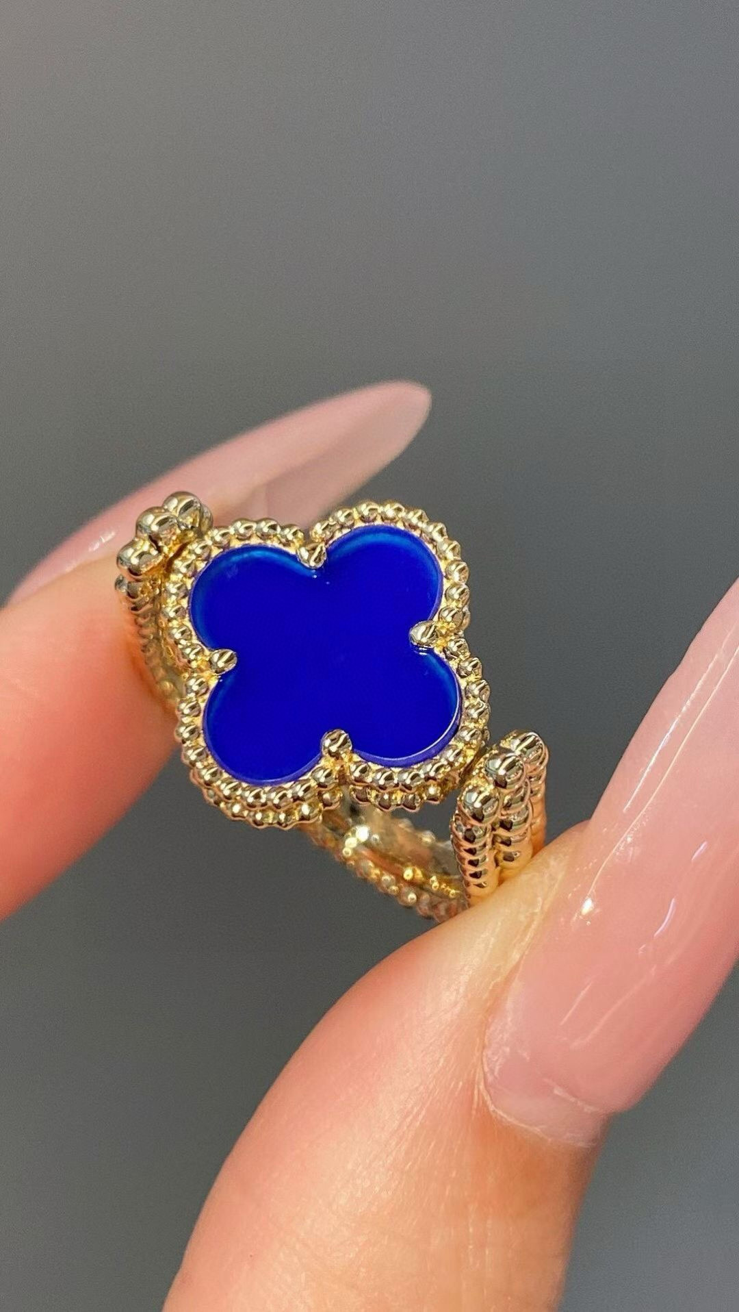 replica Van Cleef & Arpels Vintage Alhambra Reversible Ring, Yellow Gold, Blue Agate, Diamond - H Lin Jewelry