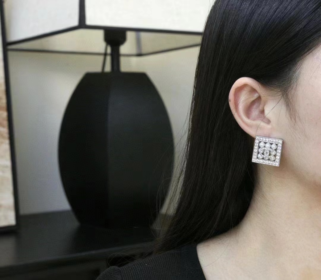 replica Chanel Square Diamond and Pearl Earrings - H Lin Jewelry
