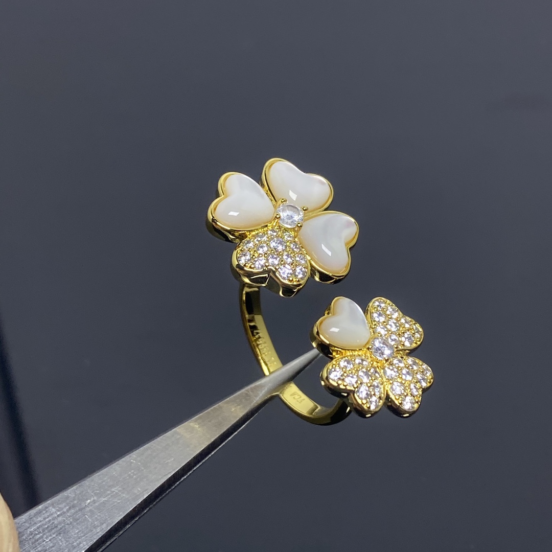 replica Van Cleef & Arpels Cosmos Between the Finger Ring - H Lin Jewelry